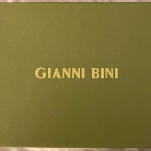 Gianni Bini size 7 ½. Good condition.